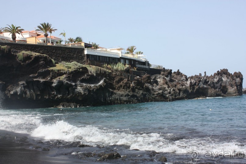 Городок Пуэрто де Сантьяго.   Пляж Ла Арена (Playa de la Arena). 