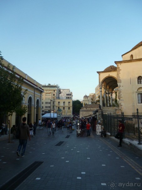 прогулка по площади Монастираки