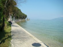 Набережная в Сирмионе. Озеро Гарда.