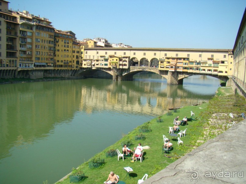 Зеленые воды Арно. Флоренция.