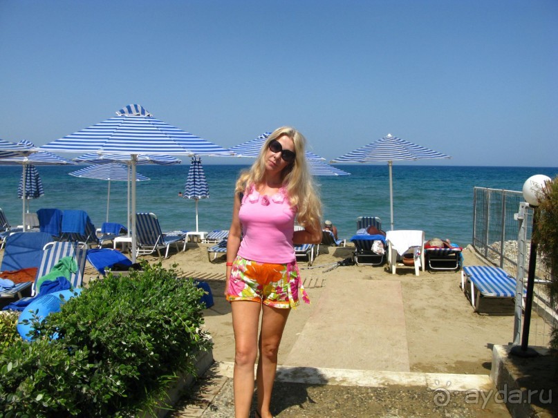 Выход на пляж отеля