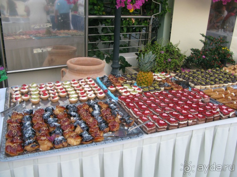 Отель улыбающихся людей!