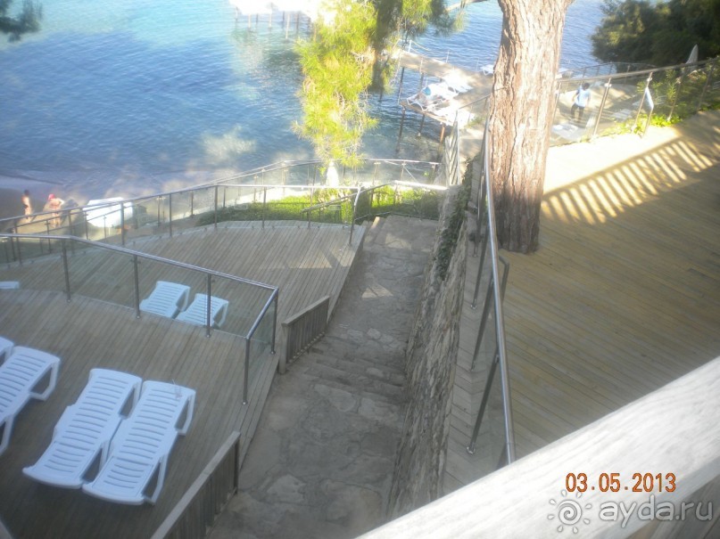 Спуск на пляж Алара-стар 5*. Лесенок много, но это хорошо для фигуры!