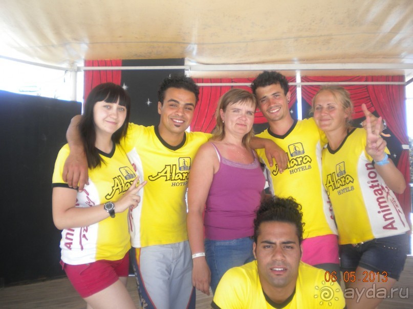 Юля, Марио, я, Ваня, Зара и Мидоу(внизу)