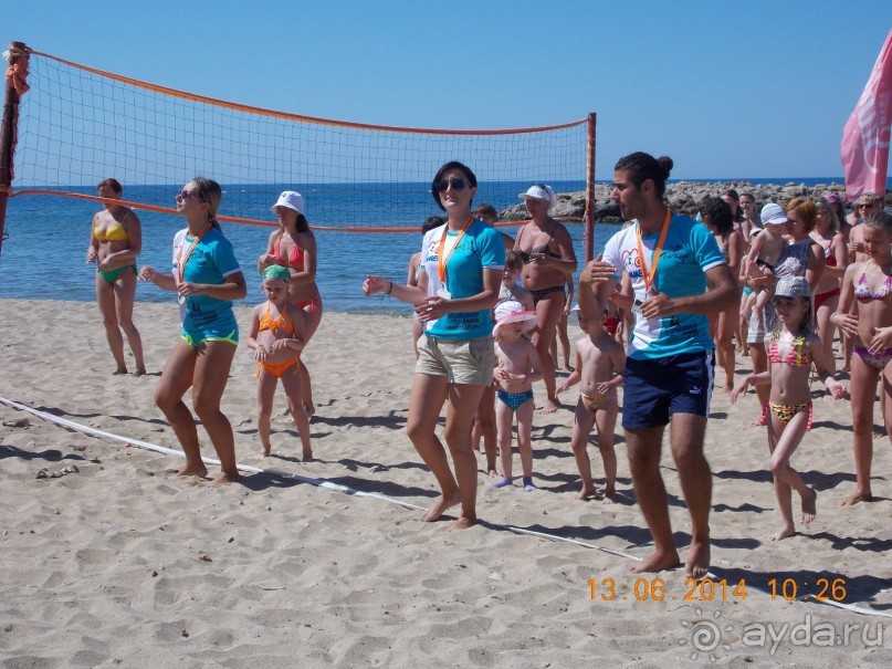 Танцы на пляже