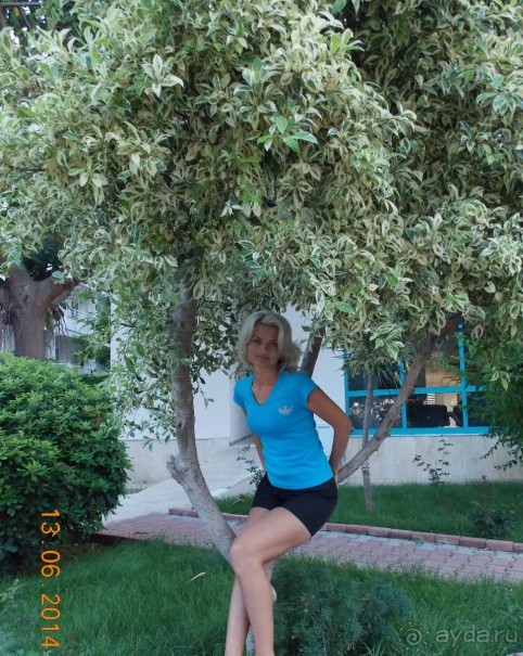 Перед входом в главный корпус