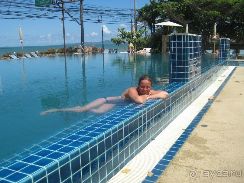 Фото на сайтах отеля ОЧЕНЬ древние!