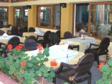 хороший отель Каврос Бич для спокойного отдыха на берегу моря