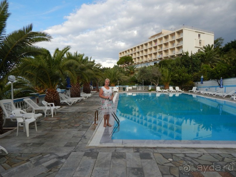 На территории отеля "Pappas"