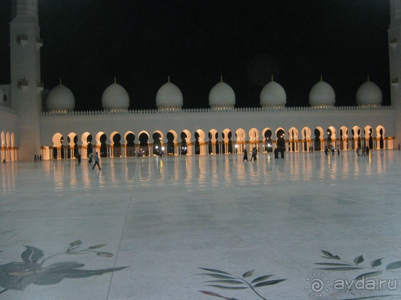 Мечеть шейха Заида в Абу-Даби.