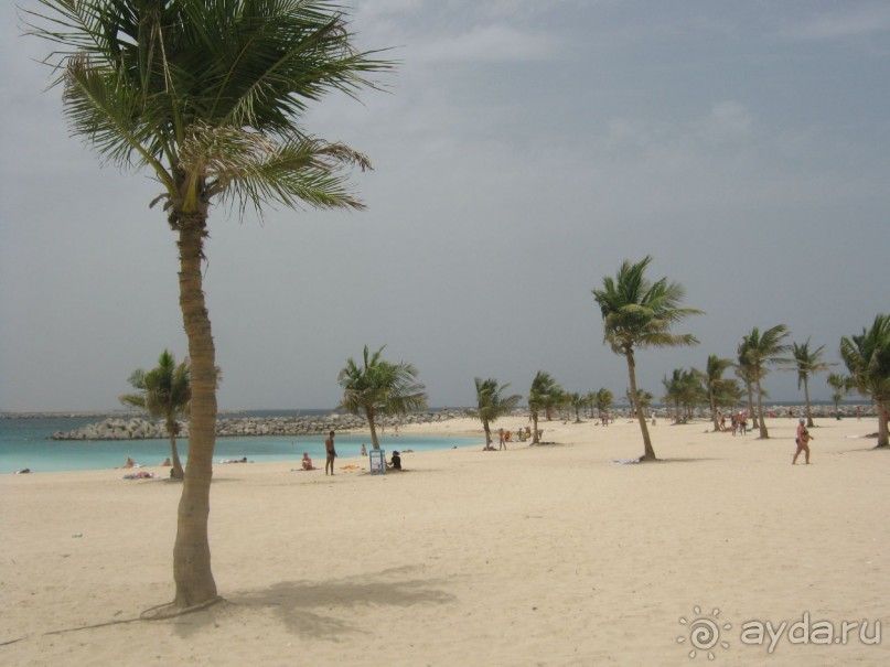 Пляж Аль-Мамзар.
