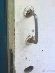 а вот такую "защиту" предлагает нам "радуга" для ваших вещей.Это дверь моего номера.