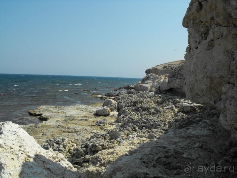 камень по всюду ни единого мягенького песочка