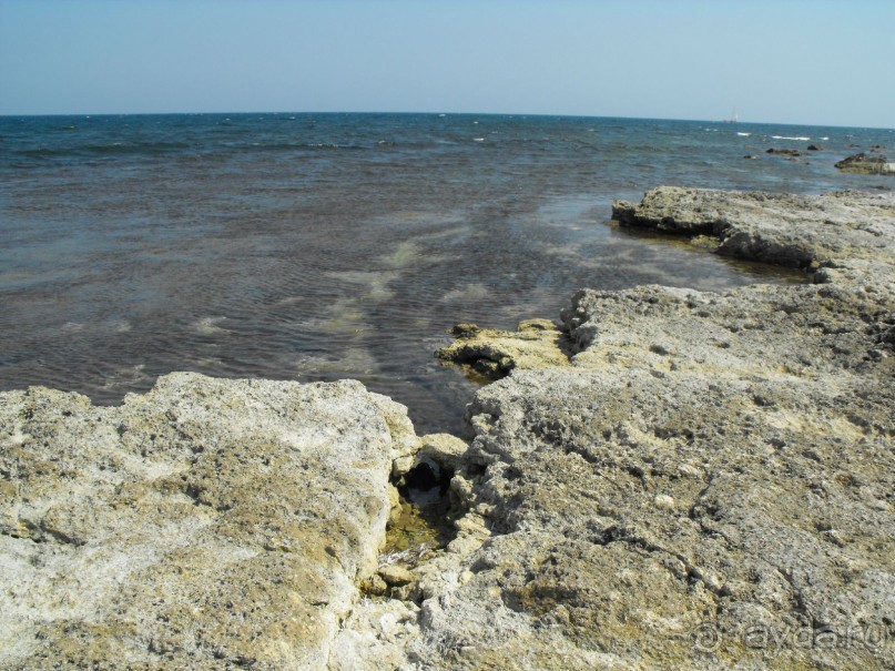 камень по всюду ни единого мягенького песочка