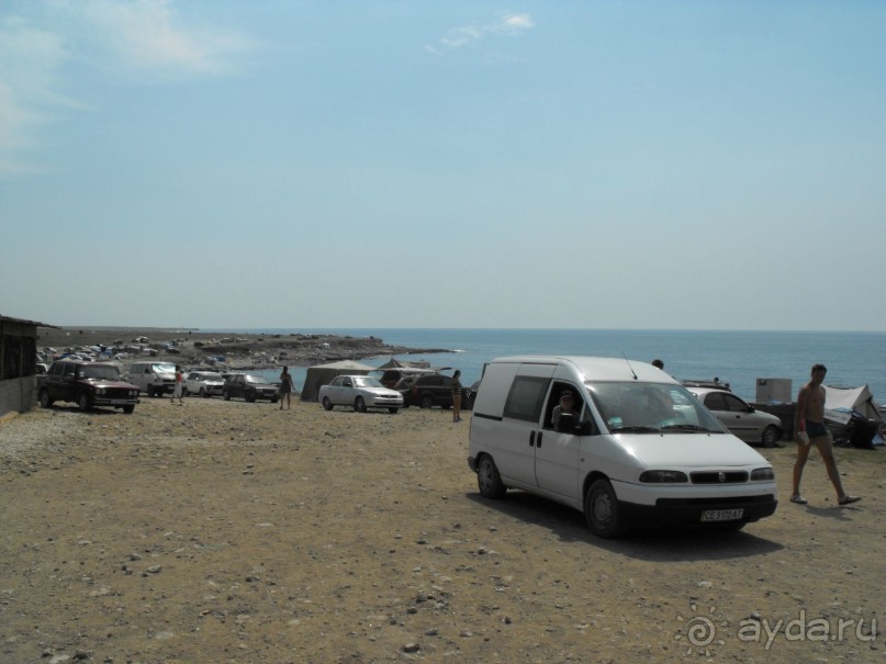Приезжие люди с разных городов ,как Киевляне так и Русские,Смоляне были и много других,они тут живут и отдыхвают. 