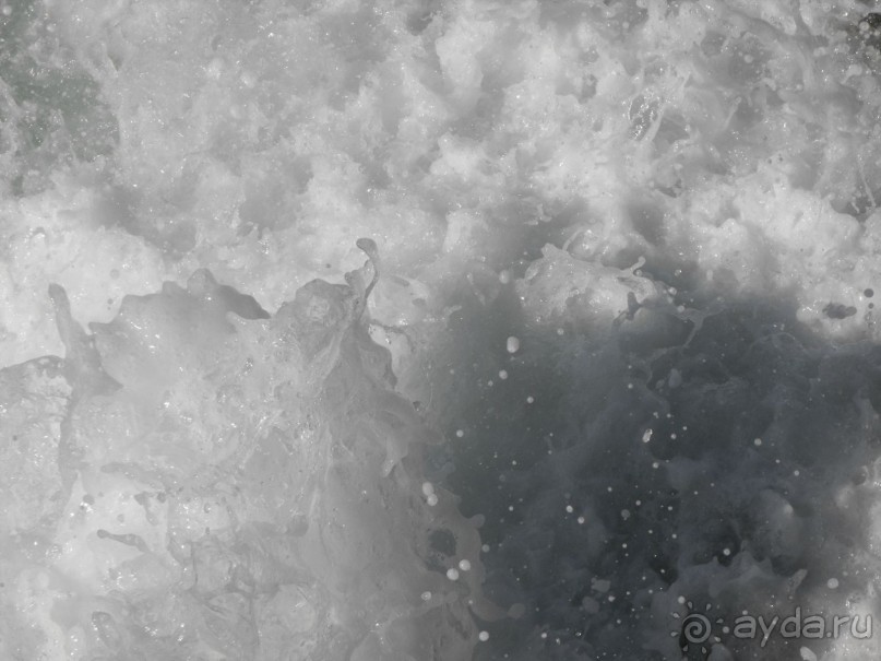 А сюда ехать только на такси на скалы, тут можно пожарить шашлыки и потом пойти на каменный пляж . В статье все описано.