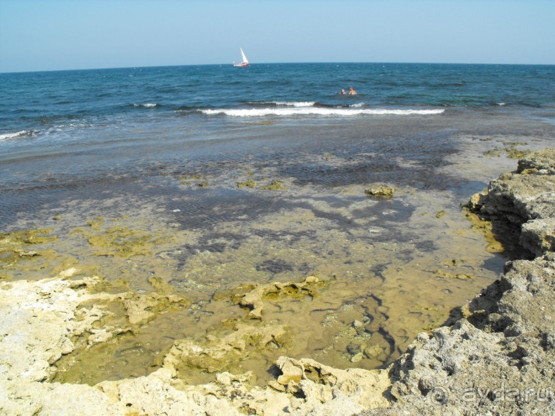 камень по всюду ни единого мягенького песочка