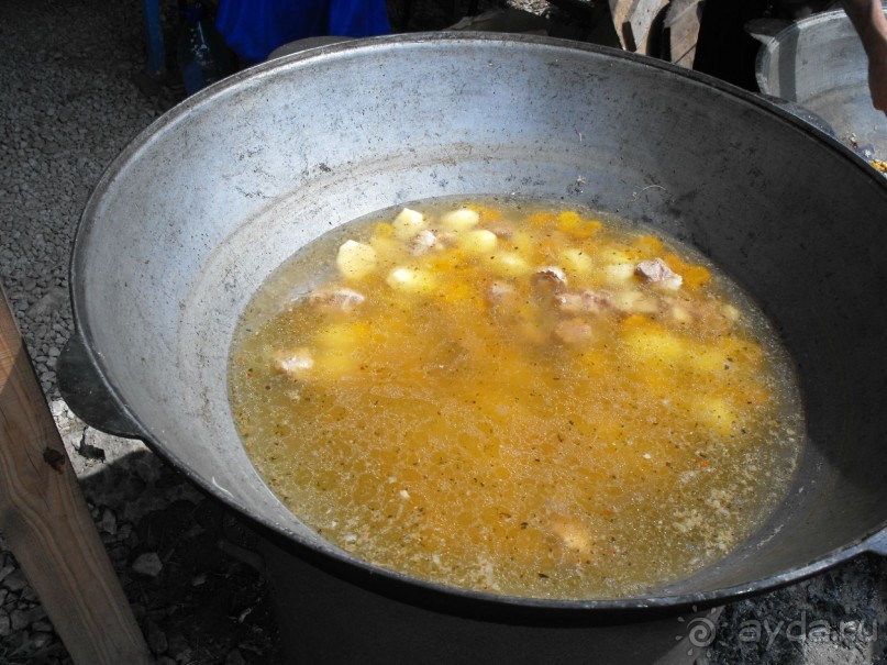 Готовять вкусный плов,где "чаша любви", но дорого