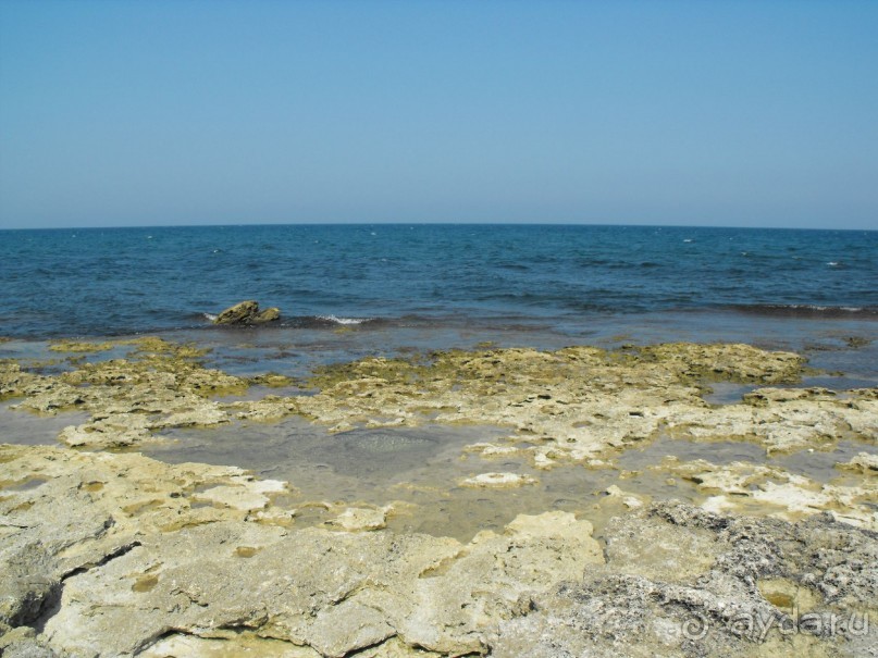 камень по всюду ни единого мягенького песочка