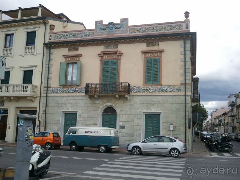 Хороший отель и вкусные завтраки.