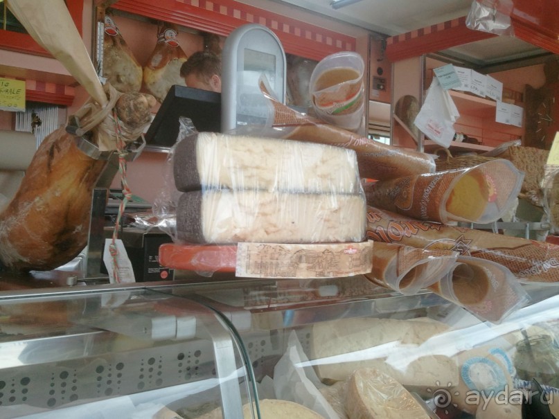 Хороший отель и вкусные завтраки.