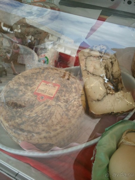 Хороший отель и вкусные завтраки.