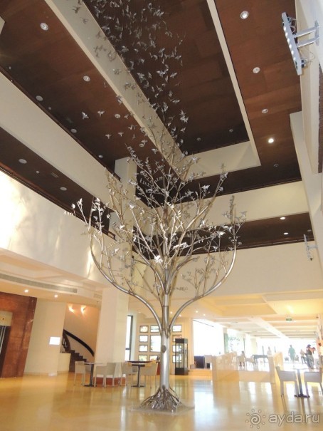 В фойе отеля Porto Carras Meliton 