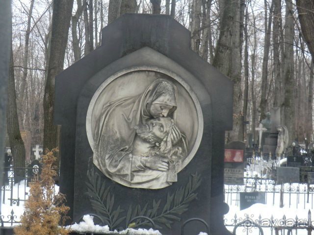 Оказывается, так много тайн у этого Введенского некрополя...