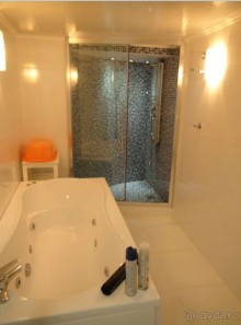 Лаза Холл - отдых на европейском уровне