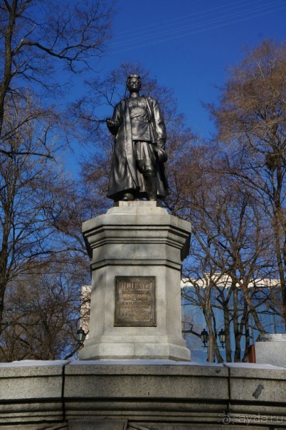 Вернулась    я    на   Родину...