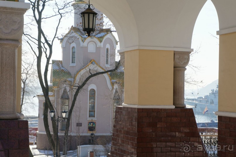 Вернулась    я    на   Родину...