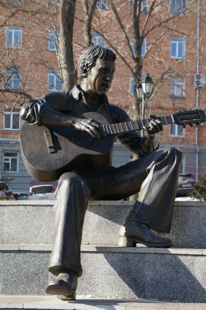 Вернулась    я    на   Родину...