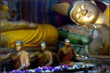 Неординарный   Будда.