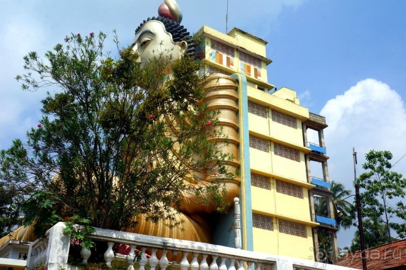 Неординарный   Будда.