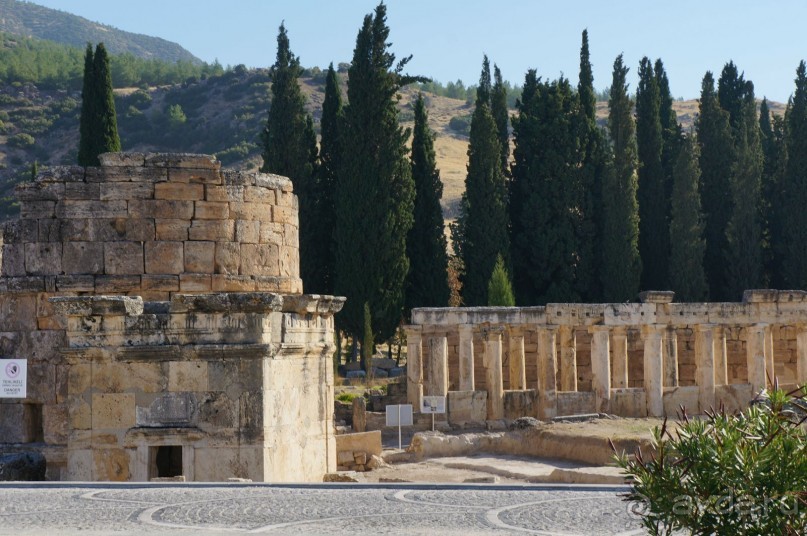 Древний   город  -  сосед   Паммукале...