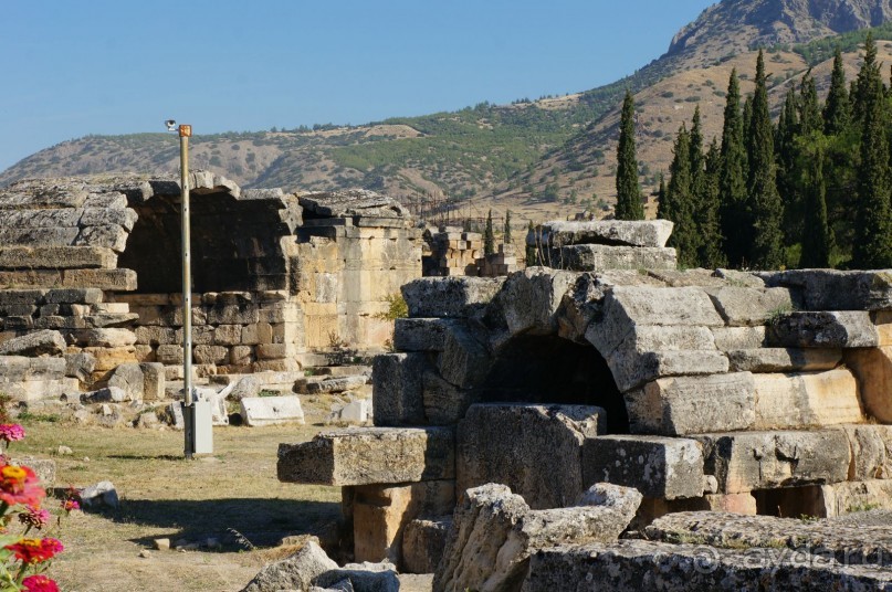 Древний   город  -  сосед   Паммукале...