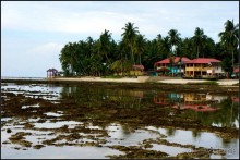 Остров   Ниас.  Пляж  Сорак. Для  любителей  серфинга.