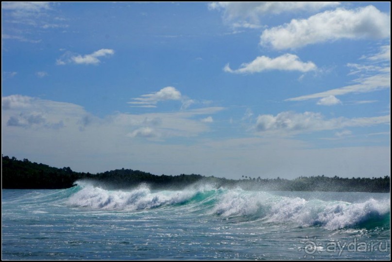 Остров   Ниас.  Пляж  Сорак. Для  любителей  серфинга.