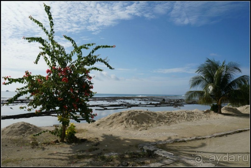 Остров   Ниас.  Пляж  Сорак. Для  любителей  серфинга.