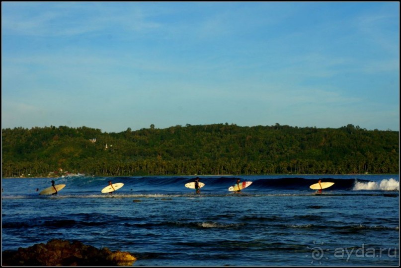 Остров   Ниас.  Пляж  Сорак. Для  любителей  серфинга.
