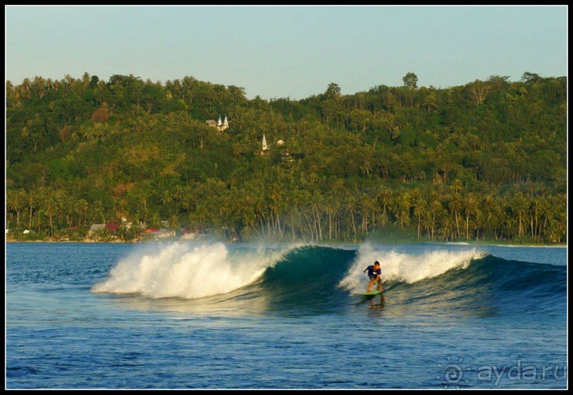 Остров   Ниас.  Пляж  Сорак. Для  любителей  серфинга.