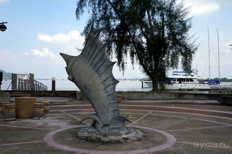 На  остров  Пангкор  через  Лумут.