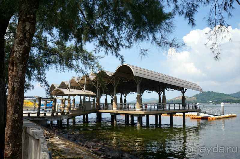 На  остров  Пангкор  через  Лумут.