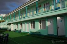 Выход к морю на галечно-песчаный пляж.