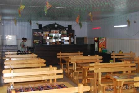 Выход к морю на галечно-песчаный пляж.