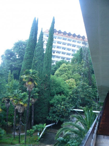 Вид балкона на пансионат Колхида