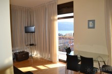 Уютная современная квартира с видом на море