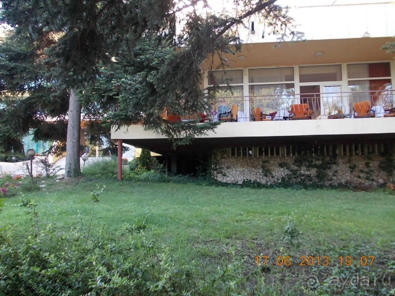 Отель очень понравился, отличная еда и обслуживание, 2 прекрасных чистых басссейна, много зелени.