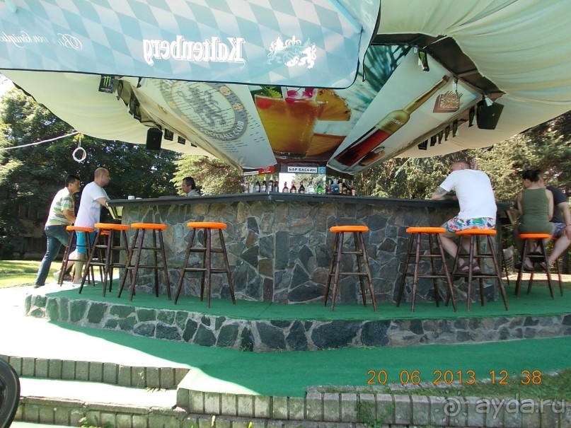 Отель очень понравился, отличная еда и обслуживание, 2 прекрасных чистых басссейна, много зелени.