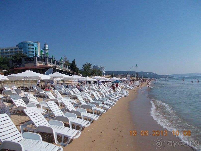 Отель очень понравился, отличная еда и обслуживание, 2 прекрасных чистых басссейна, много зелени.